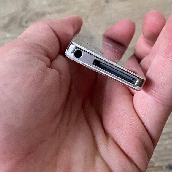 Vintage 2006 Apple Ipod Nano 1st Generation 1GB - White/Silver - Picture 6 of 6